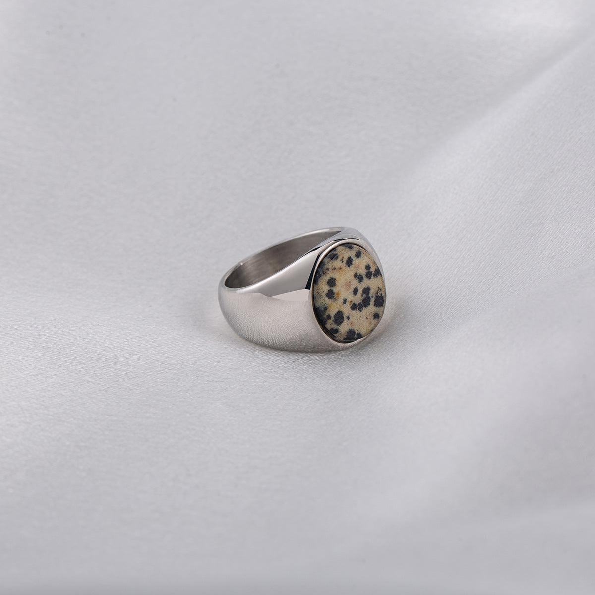 Wholesale Artistic Fashion Titanium Steel 18K Gold Spotted Stone Ring